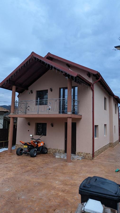 Casa Beatrice Villa Calimanesti Exterior photo